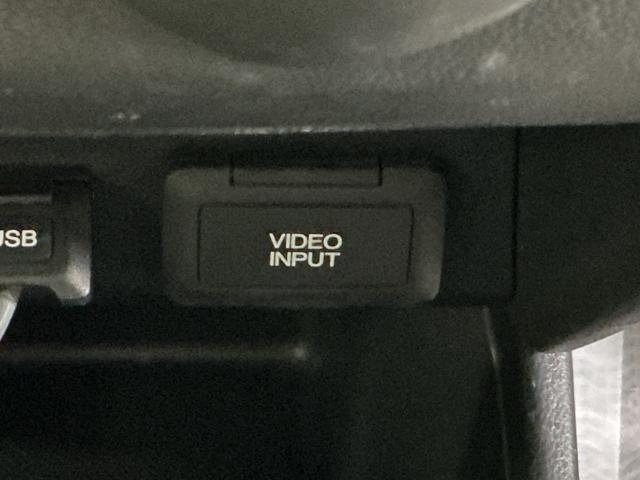 フィット Ｇ　Ｒカメラ　ＣＤ　ＥＴＣ　運転席／助手席エアバッグ　キーレスエントリーキー　ダブルエアバッグ　リアカメラ　メンテナンスノート　盗難防止システム　マニュアルエアコン　パワーステアリング　ＡＢＳ（47枚目）