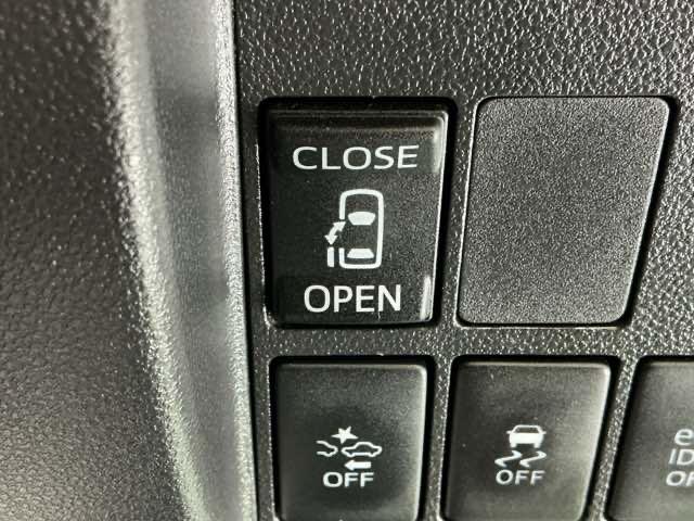 タント カスタムＸトップエディションＳＡ　ナビ　Ｒカメラ　ブルートゥース　フルセグＴＶ　横滑り防止機能　セキュリティ　整備記録簿　キーフリーシステム　スマ－トキ－　地デジフルセグ　助手席エアバッグ　リアカメラ　ＬＥＤライト　パワーウィンドウ（20枚目）