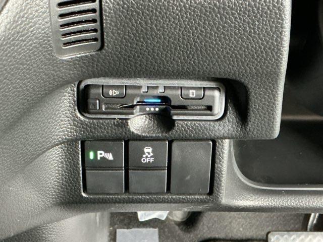 Ｎ－ＢＯＸカスタム Ｌ　ナビ　Ｒカメラ　ブルートゥース　フルセグ　シートヒーター付き　助手席エアバック　Ｂカメ　メンテナンスノート　ＬＥＤ　エアバッグ　パワーウインドウ　Ａライト　クルコン　エアコン　スマートキーＰスタート（13枚目）