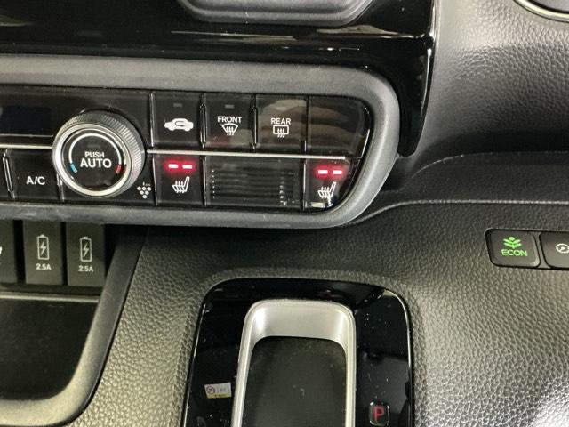 Ｎ－ＢＯＸカスタム Ｌ　ナビ　Ｒカメラ　ブルートゥース　フルセグ　シートヒーター付き　助手席エアバック　Ｂカメ　メンテナンスノート　ＬＥＤ　エアバッグ　パワーウインドウ　Ａライト　クルコン　エアコン　スマートキーＰスタート（14枚目）