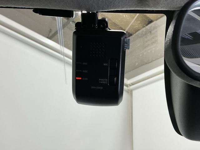 ＷＲ－Ｖ Ｚ＋ブラックスタイル　ドラレコ　ナビ　Ｒカメラ　ブルートゥース　キーフリー　サイドエアバック　フルセグテレビ　横滑り防止機能　バックカメラ　禁煙車　ＵＳＢ　ＬＥＤヘッドライト　オートクルーズコントロール　盗難防止システム（13枚目）