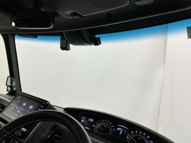 Ｎ－ＢＯＸカスタム Ｌスタイル＋ブラック　ドラレコ　ナビ　Ｒカメラ　ブルートゥース　Ａライト　シティブレーキアクティブシステム　リアカメラ　パワステ　シ－トヒ－タ－　ＡＢＳ　フルセグ　オートエアコン　クルコン　横滑防止　ＬＥＤランプ（32枚目）