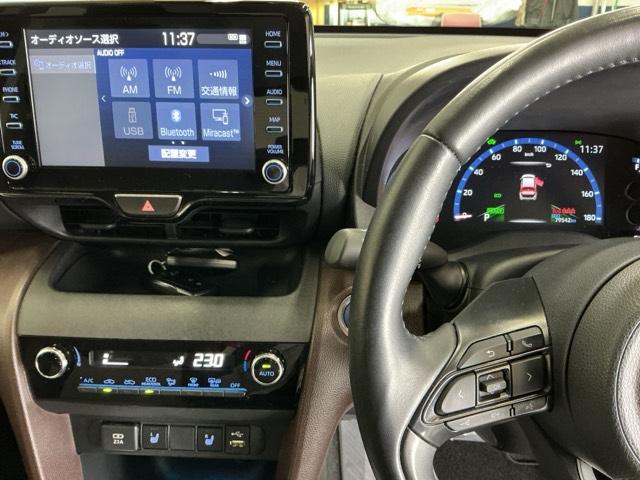 ヤリスクロス ハイブリッドＺ　Ｒカメラ　ナビ　ブルートゥース　ＥＴＣ　３６０カメラ　クリアランスソナ－　ＡＵＴＯライト　シートＨ　スマートエントリー　横滑り防止　点検記録簿　ＵＳＢ入力　ＬＥＤライト　クルーズＣ　助手席エアバッグ（3枚目）