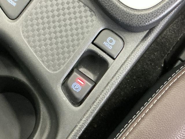 ヤリスクロス ハイブリッドＺ　Ｒカメラ　ナビ　ブルートゥース　ＥＴＣ　３６０カメラ　クリアランスソナ－　ＡＵＴＯライト　シートＨ　スマートエントリー　横滑り防止　点検記録簿　ＵＳＢ入力　ＬＥＤライト　クルーズＣ　助手席エアバッグ（16枚目）