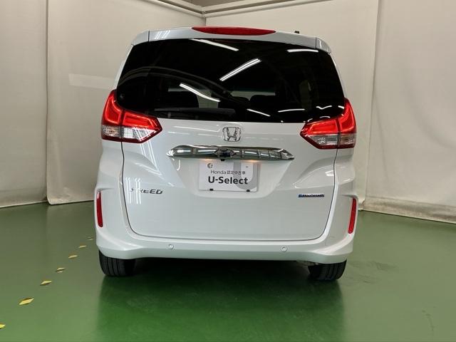 フリードハイブリッド ハイブリッド・Ｇ　ドラレコ　ナビ　Ｒカメラ　ブルートゥース　両側パワスラドア　ＥＴＣ車載器　クルーズコントロール　記録簿　スマートキープッシュスタート　ＡＡＣ　キーレス　ｉ－ＳＴＯＰ　シートヒータ　両席エアバック（9枚目）