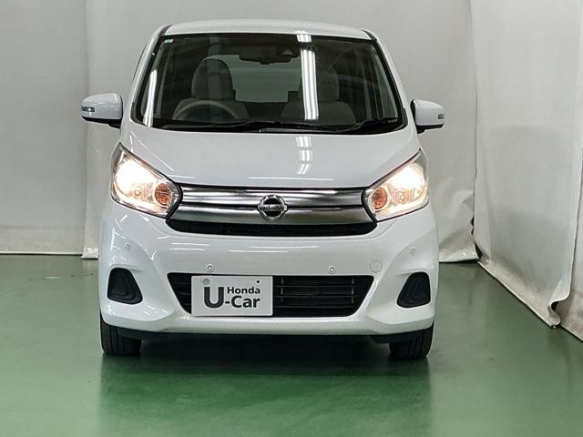 デイズ Ｘ　ナビ　Ｒカメラ　ブルートゥース　ＣＤ　ＥＴＣ　ＡＣ　両席エアバッグ　プッシュスタートスマートキー　ｉ－ｓｔｏｐ　横滑り防止　ＤＶＤ　ベンチシート　盗難防止システム　キーレスエントリー　ワンセグテレビ（6枚目）