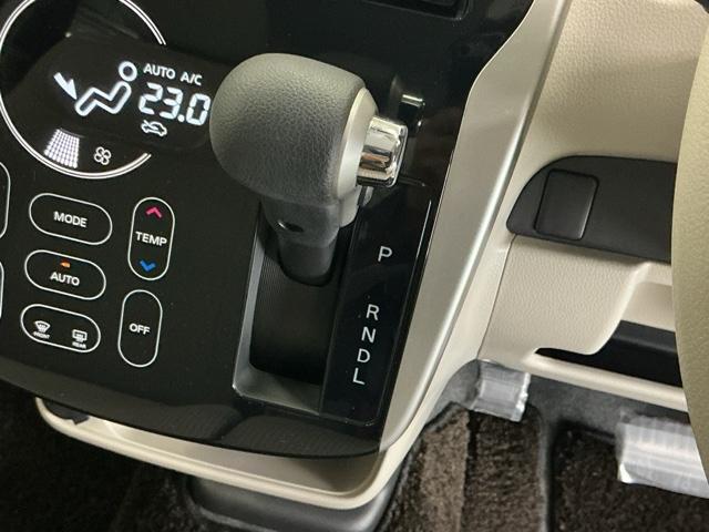 デイズ Ｘ　ナビ　Ｒカメラ　ブルートゥース　ＣＤ　ＥＴＣ　ＡＣ　両席エアバッグ　プッシュスタートスマートキー　ｉ－ｓｔｏｐ　横滑り防止　ＤＶＤ　ベンチシート　盗難防止システム　キーレスエントリー　ワンセグテレビ（15枚目）