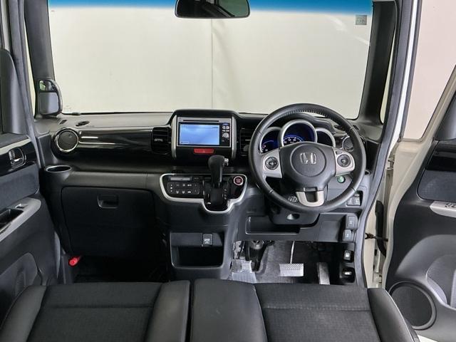 N-BOXカスタム G・ターボLパッケージ Rカメラ ナビ CD DVD ETC ECONモード ターボモデル プッシュスタートスマートキー 横滑り防止 地デジ キーレス AC イモビ オートクルーズ 運転席エアバッグ PW PS Wエアバック(2枚目)