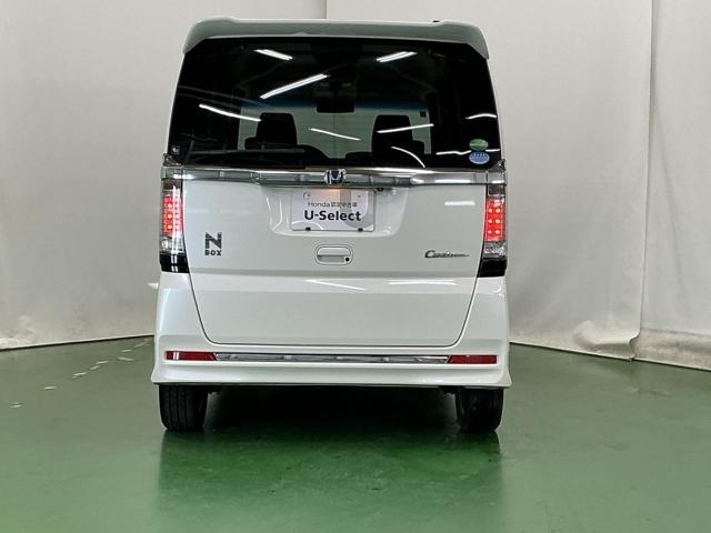 N-BOXカスタム G・ターボLパッケージ Rカメラ ナビ CD DVD ETC ECONモード ターボモデル プッシュスタートスマートキー 横滑り防止 地デジ キーレス AC イモビ オートクルーズ 運転席エアバッグ PW PS Wエアバック(9枚目)