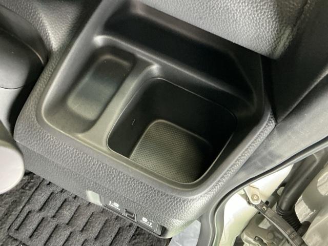 Ｎ－ＢＯＸカスタム Ｌスタイル＋ブラック　ナビ　Ｒカメラ　ブルートゥース　ＣＤ　エアバック　キーフリー　スマ－トキ－　Ｂモニター　レーンキープ　ＶＳＡ　パワーウィンドウ　カーテンエアバッグ　ＬＥＤへッドライト　レーダークルーズ　ＵＳＢ　ＡＢＳ（17枚目）