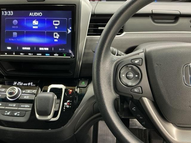 フリードハイブリッド ハイブリッド・Ｇブラックスタイル　ナビ　Ｒカメラ　後席モニター　フルセグ　衝突被害軽減ブレーキ　レーダークルコン　三列シート　レーンキープアシスト　Ｂカメラ　ＵＳＢポート　Ｂｌｕｅｔｏｏｔｈ接続　シートヒーター　ＬＥＤヘッドライト（3枚目）