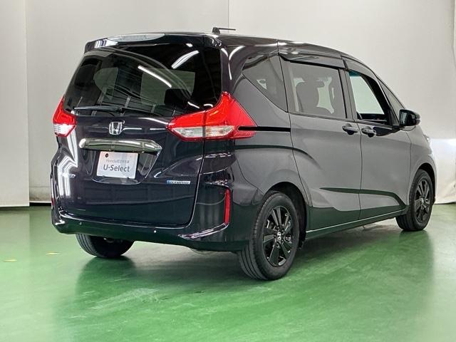 フリードハイブリッド ハイブリッド・Ｇブラックスタイル　ナビ　Ｒカメラ　後席モニター　フルセグ　衝突被害軽減ブレーキ　レーダークルコン　三列シート　レーンキープアシスト　Ｂカメラ　ＵＳＢポート　Ｂｌｕｅｔｏｏｔｈ接続　シートヒーター　ＬＥＤヘッドライト（8枚目）