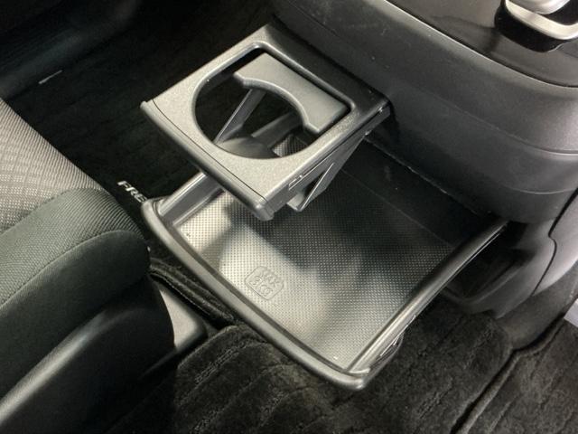 フリードハイブリッド ハイブリッド・Ｇブラックスタイル　ナビ　Ｒカメラ　後席モニター　フルセグ　衝突被害軽減ブレーキ　レーダークルコン　三列シート　レーンキープアシスト　Ｂカメラ　ＵＳＢポート　Ｂｌｕｅｔｏｏｔｈ接続　シートヒーター　ＬＥＤヘッドライト（18枚目）