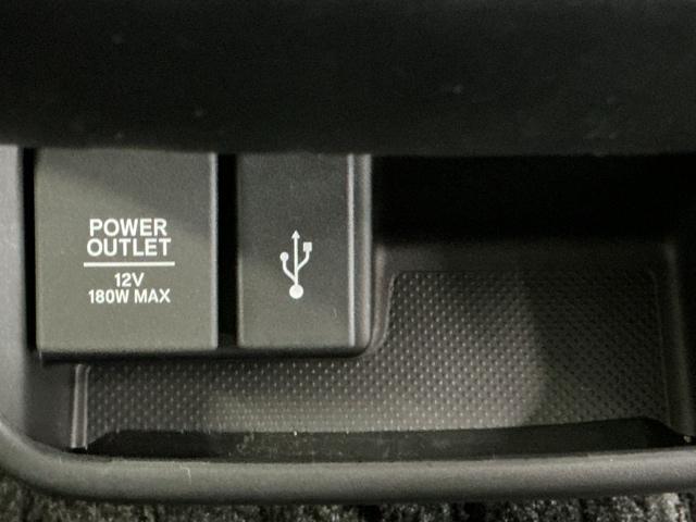 フリードハイブリッド ハイブリッド・Ｇブラックスタイル　ナビ　Ｒカメラ　後席モニター　フルセグ　衝突被害軽減ブレーキ　レーダークルコン　三列シート　レーンキープアシスト　Ｂカメラ　ＵＳＢポート　Ｂｌｕｅｔｏｏｔｈ接続　シートヒーター　ＬＥＤヘッドライト（19枚目）