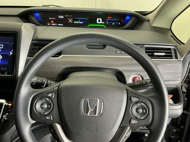 フリードハイブリッド ハイブリッド・Ｇブラックスタイル　ナビ　Ｒカメラ　後席モニター　フルセグ　衝突被害軽減ブレーキ　レーダークルコン　三列シート　レーンキープアシスト　Ｂカメラ　ＵＳＢポート　Ｂｌｕｅｔｏｏｔｈ接続　シートヒーター　ＬＥＤヘッドライト（23枚目）