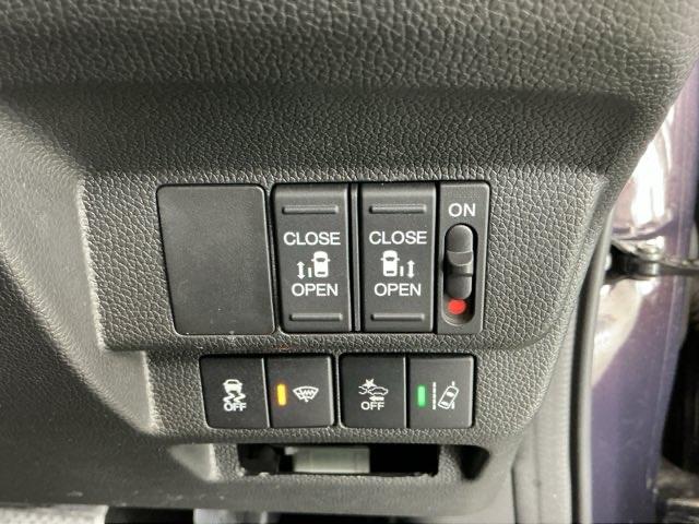 フリードハイブリッド ハイブリッド・Ｇブラックスタイル　ナビ　Ｒカメラ　後席モニター　フルセグ　衝突被害軽減ブレーキ　レーダークルコン　三列シート　レーンキープアシスト　Ｂカメラ　ＵＳＢポート　Ｂｌｕｅｔｏｏｔｈ接続　シートヒーター　ＬＥＤヘッドライト（25枚目）