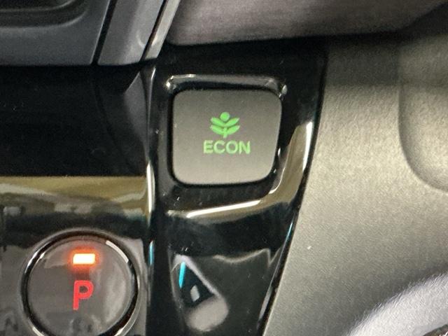 フリードハイブリッド ハイブリッド・Ｇブラックスタイル　ナビ　Ｒカメラ　後席モニター　フルセグ　衝突被害軽減ブレーキ　レーダークルコン　三列シート　レーンキープアシスト　Ｂカメラ　ＵＳＢポート　Ｂｌｕｅｔｏｏｔｈ接続　シートヒーター　ＬＥＤヘッドライト（28枚目）