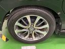 純正アルミホイールです。足元が引き立つので、車全体のイメージがアップしますよ!