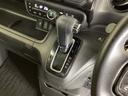 発進時から滑らかに加速する無段階変速のCVTはストップ&ゴーの多い街の中も快適です