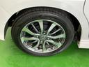 純正アルミホイールです。足元が引き立つので、車全体のイメージがアップしますよ!