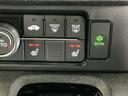 運転席/助手席シートヒーターで寒い日もすぐに温かくなり快適に過ごせます。2段階の温度調整が可能です