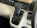 発進時から滑らかに加速する無段階変速のCVTはストップ&ゴーの多い街の中も快適です