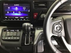 ホンダ純正メモリーナビ搭載なので、遠方へのドライブもお任せ下さい！ステアリング左手側にオーディオ関連のコントロールスイッチを配置しています。操作時は視線を逸らすことなく運転に集中できます 3