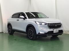新しいハイブリッドシステムｅ：ＨＥＶは市街地走行では電気自動車に近いハイブリッドシステムでモーターが主役で走行します。充電の為にエンジンが始動しても優れた遮音性能で車内はとても静かで快適です 7