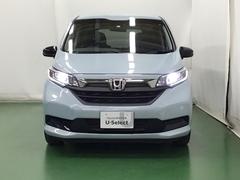 ＬＥＤヘッドライトを装備しています。ＬＥＤヘッドライトはとても明るく、雨の日や夜間走行も安全・安心です。オートライトコントロール付きで周囲の明るさに応じて自動で点灯・消灯します 6