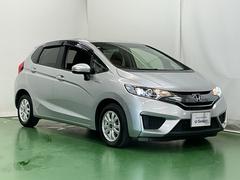 スポーティーなフォルムのハッチバックです 7