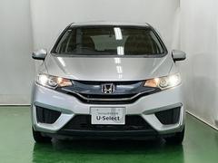 ＬＥＤヘッドライトを装備しています。ＬＥＤヘッドライトはとても明るく、雨の日や夜間走行も安全・安心です。オートライトコントロール付きで周囲の明るさに応じて自動で点灯・消灯します 6