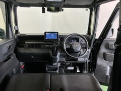 �ɥ饤�С����濴�˼����˼꤬�Ϥ����֤ˣ��ԥ��쥯�ȥ�С��䥨�������͡��������å��ʤɤ����֡��������ͥ��Ƥ��ޤ� 2