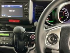 �����ǥ����ץ쥤�����ǥ�������������Ƥ��ޤ������ƥ���󥰺���¦�˥����ǥ�����Ϣ�Υ���ȥ����륹���å������֤��Ƥ��ޤ��������ϻ������餹���Ȥʤ���ž�˽���Ǥ��ޤ��� 3