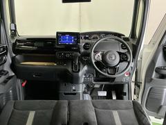 �ɥ饤�С����濴�˼����˼꤬�Ϥ����֤ˣ��ԥ��쥯�ȥ�С��䥨�������͡��������å��ʤɤ����֡��������ͥ��Ƥ��ޤ� 2