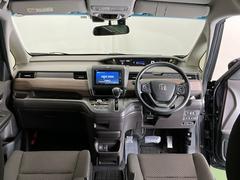 �ɥ饤�С����濴�˼����˼꤬�Ϥ����֤ˣ��ԥ��쥯�ȥ�С��䥨�������͡��������å��ʤɤ����֡��������ͥ��Ƥ��ޤ� 2