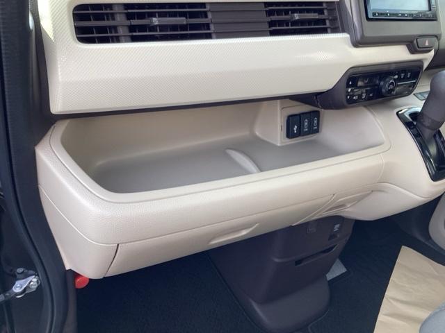 Ｎ－ＢＯＸ Ｇ・Ｌホンダセンシング　純正メモリーナビ　ナビテレビ　キ－フリ－　Ｂカメラ　イモビ　両側スライド片側電動ドア　スマートキー＆プッシュスタート　ＥＴＣ付き　ＬＥＤヘッドライト　オートエアコン　フルセグＴＶ　シートヒーター（38枚目）