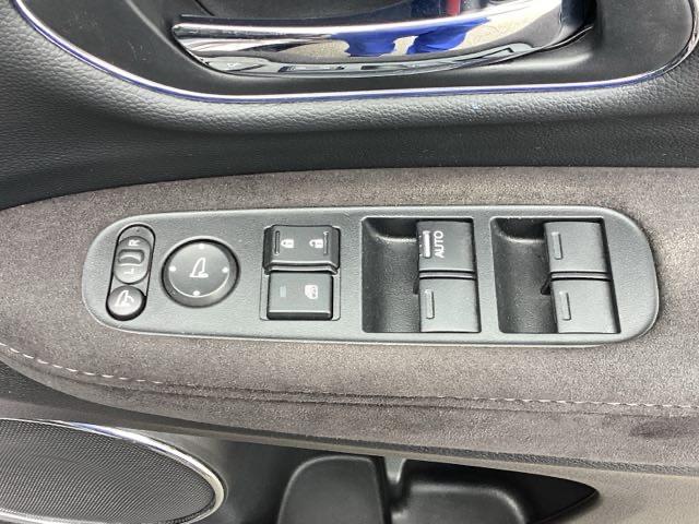 ヴェゼル ＲＳ・ホンダセンシング　純正メモリーナビＬＥＤライト　スマ－トキ－　ドライブレコーダー装着車　バックモニター　イモビ　シートヒータ　サイドＳＲＳ　フルオートエアコン　ＤＶＤ視聴可能　地デジ　ｉストップ　横滑り防止機能　ＡＢＳ（29枚目）
