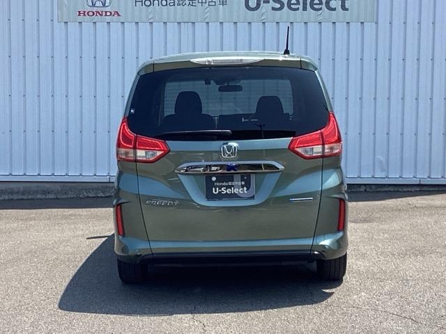フリード＋ハイブリッド ハイブリッドＧブラックスタイル　純正メモリーナビＬＥＤライト　ＬＥＤヘッドランプ　盗難防止システム　コーナーセンサー　ドライブレコーダ　ワンオーナー　アイドリングストップ　衝突被害軽減システム　フルオートエアコン　Ｒカメラ　ＶＳＡ（9枚目）