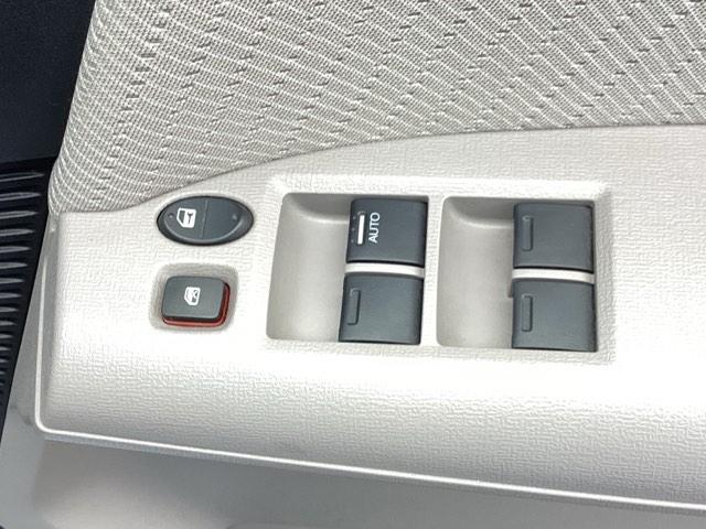 フリードハイブリッド ジャストセレクション　純正ＨＤＤナビＨＩＤライト　セキュリティ　Ｗエアバック　横滑り防止装置付き　バックカメラ付き　ナビＴＶ　スマートキー　両側スライド片側電動　オートクルーズコントロール　キーレスエントリーシステム　ＰＳ（35枚目）