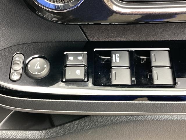Ｎ－ＢＯＸカスタム Ｇ・Ｌホンダセンシング　プラズマクラスター技術搭載フルオート・エアコンディショナーＨｏｎｄａＳＥＮＳＩＮＧナビ装着用スペシャルパッケージ＋ＥＴＣ車載器　ＡＣ　アイドルストップ　ＤＶＤ再生可　スマートキーシステム　フルセグＴＶ（27枚目）