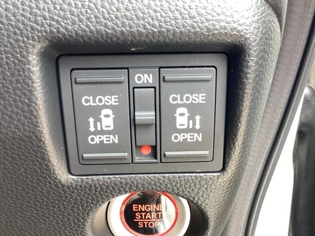 Ｎ－ＢＯＸカスタム Ｌ・スロープ　車いす用アルミスロープ　シートヒータ　福祉車両　クルーズコントロール　衝突軽減Ｂ　ＬＥＤヘッドライト　スマートキー　ＥＴＣ　ＶＳＡ　オートエアコン　キーレス　パーキングセンサー　両側オートスライドドア（28枚目）