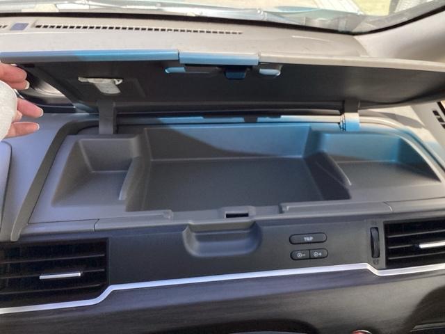 フリード Ｇ・ホンダセンシング　ＬＥＤヘッドライト＋アクティブコーナリングライト　ｉストップ　Ｗエアバッグ　パワーウィンドウ　アクティブクルーズコントロール　スマートキ　カーテンエアバッグ　カラーバックモニター　整備点検記録簿（40枚目）