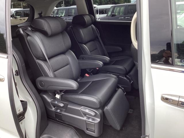 オデッセイハイブリッド e:HEVアブソルート・EX ドラレコ ETC リアカメラ 電動Rゲート LEDライト シ-トヒ-タ- 両側PSD エアロ パワ-シ-ト 整備記録簿 フルセグ アイドルストップ クルーズコントロール DVD再生機能 3列シート(19枚目)