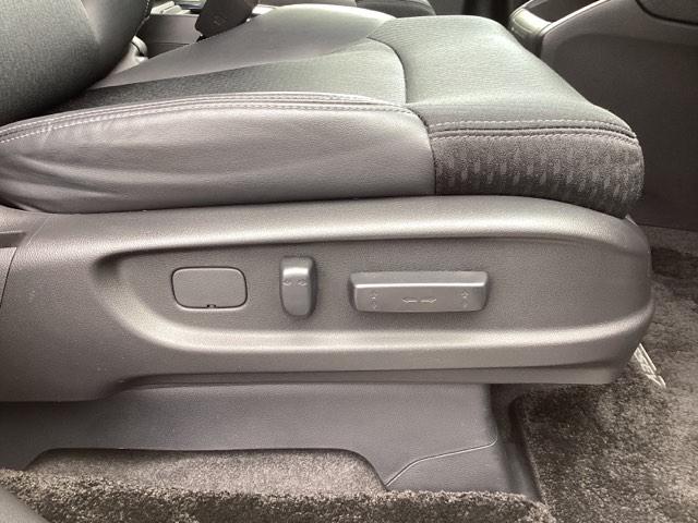 オデッセイハイブリッド e:HEVアブソルート・EX ドラレコ ETC リアカメラ 電動Rゲート LEDライト シ-トヒ-タ- 両側PSD エアロ パワ-シ-ト 整備記録簿 フルセグ アイドルストップ クルーズコントロール DVD再生機能 3列シート(25枚目)