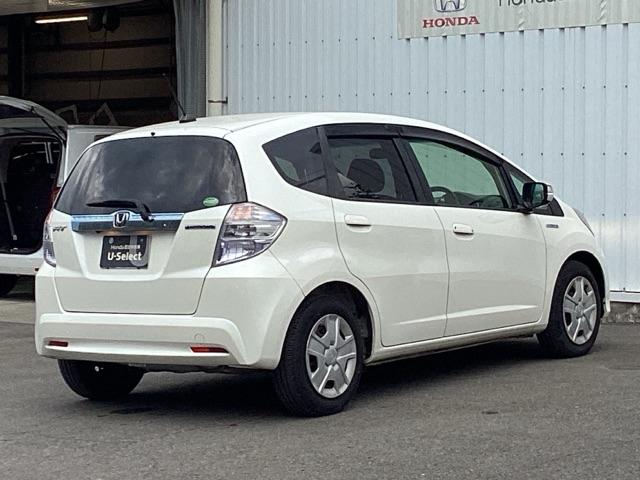 フィットハイブリッド スマートセレクション ディスチャージヘッドライト+オートライトコントロール 地デジTV DVD スマートキー オートクルーズコントロール ETC イモビ バックカメラ キーフリー オートエアコン ABS パワーウィンドウ(8枚目)