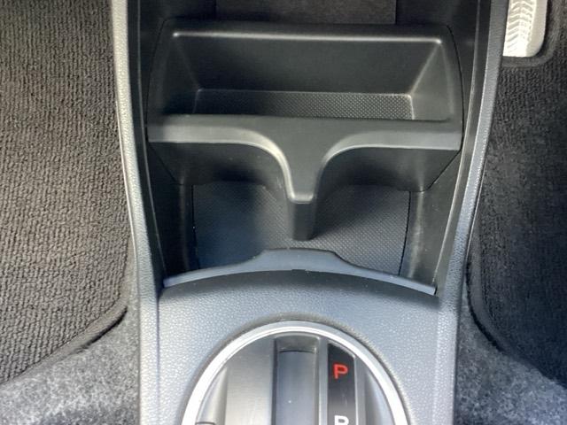 フィットハイブリッド スマートセレクション ディスチャージヘッドライト+オートライトコントロール 地デジTV DVD スマートキー オートクルーズコントロール ETC イモビ バックカメラ キーフリー オートエアコン ABS パワーウィンドウ(25枚目)