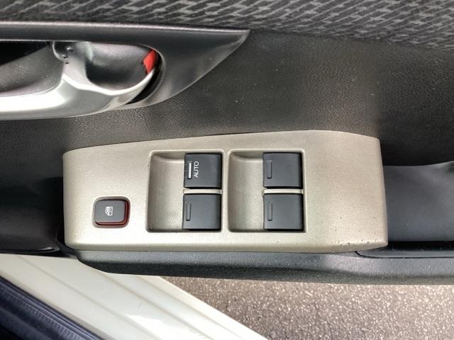 フィットハイブリッド スマートセレクション ディスチャージヘッドライト+オートライトコントロール 地デジTV DVD スマートキー オートクルーズコントロール ETC イモビ バックカメラ キーフリー オートエアコン ABS パワーウィンドウ(33枚目)