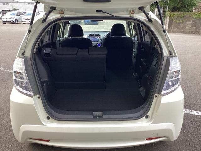 フィットハイブリッド スマートセレクション ディスチャージヘッドライト+オートライトコントロール 地デジTV DVD スマートキー オートクルーズコントロール ETC イモビ バックカメラ キーフリー オートエアコン ABS パワーウィンドウ(37枚目)