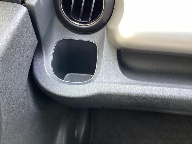 フィットハイブリッド スマートセレクション ディスチャージヘッドライト+オートライトコントロール 地デジTV DVD スマートキー オートクルーズコントロール ETC イモビ バックカメラ キーフリー オートエアコン ABS パワーウィンドウ(40枚目)