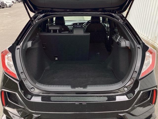 シビック ハッチバック トップロードサンルーフナビ装着用スペシャルパッケージ+ETC車載器LEDヘッドライトHondaSENSING渋滞追従機能レザーインテリア 盗難防止装置 Bモニター 整備記録簿 横滑防止 LEDライト(40枚目)